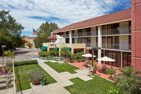 Отель La Quinta by Wyndham Thousand Oaks-Newbury Park  Таусанд Окс